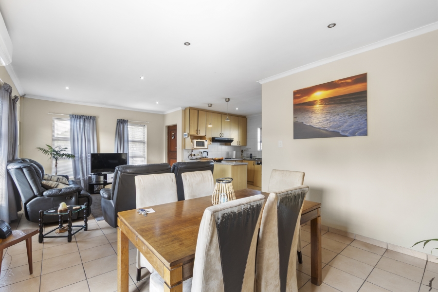 3 Bedroom Property for Sale in Wellway Park East Western Cape